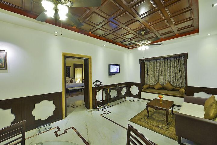 Room 18 of 73