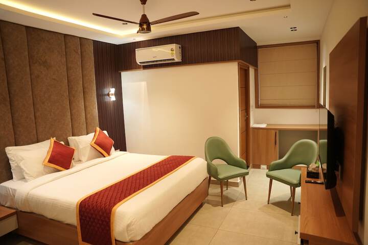 Room 4 of 11