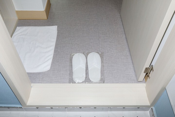 Room 15 of 34