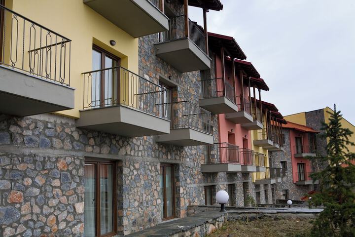 Hotel Exterior 44 of 53