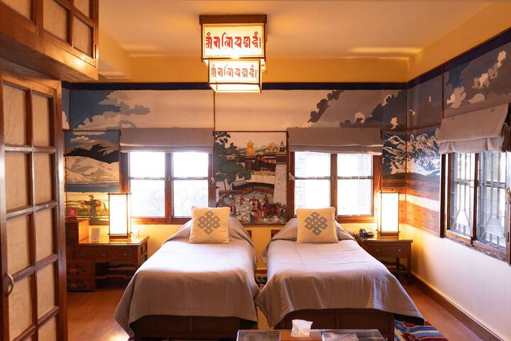 Room 12 of 26
