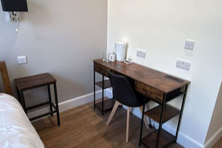 Room 6 of 26