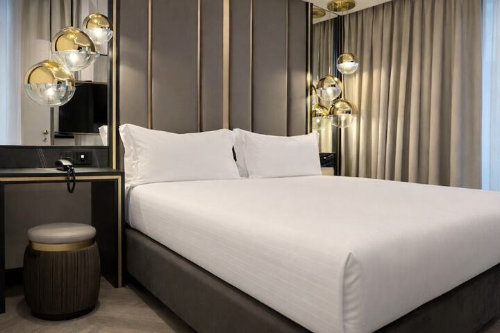 Room 43 of 85