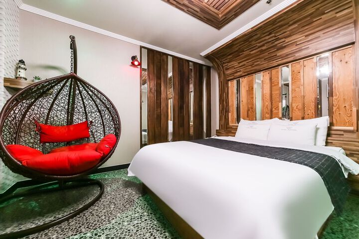 Room 40 of 80