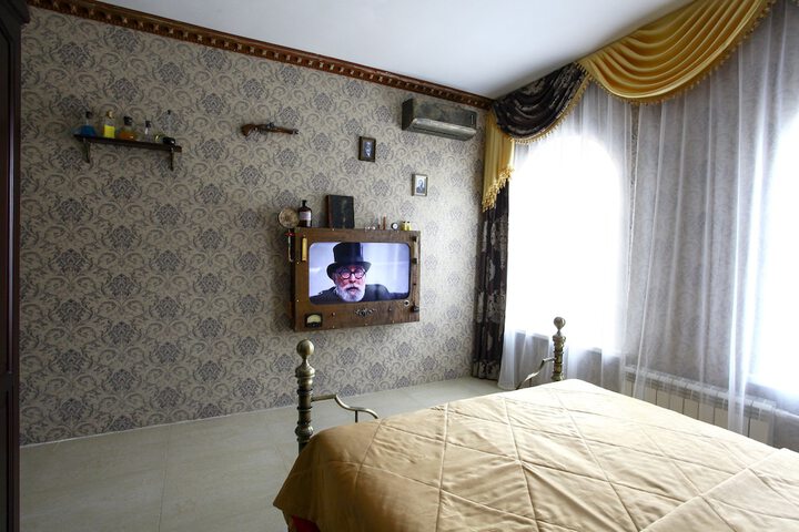 Room 18 of 26