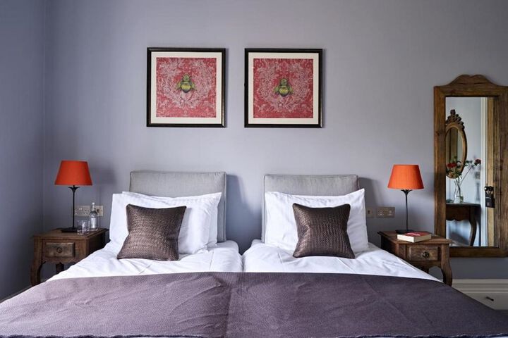 Room 8 of 38