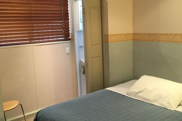 Room 12 of 60