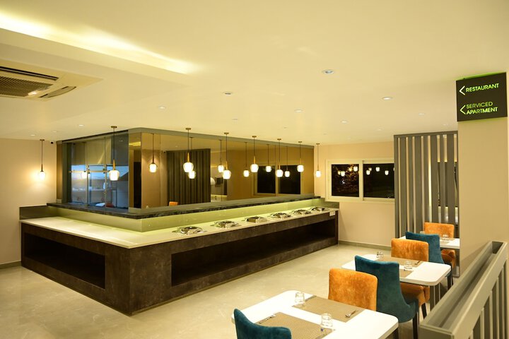 Dining 21 of 31