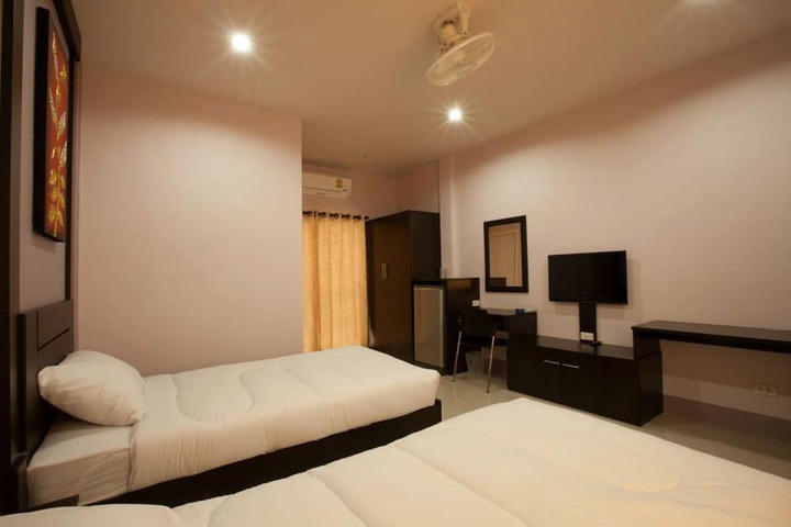 Room 8 of 42