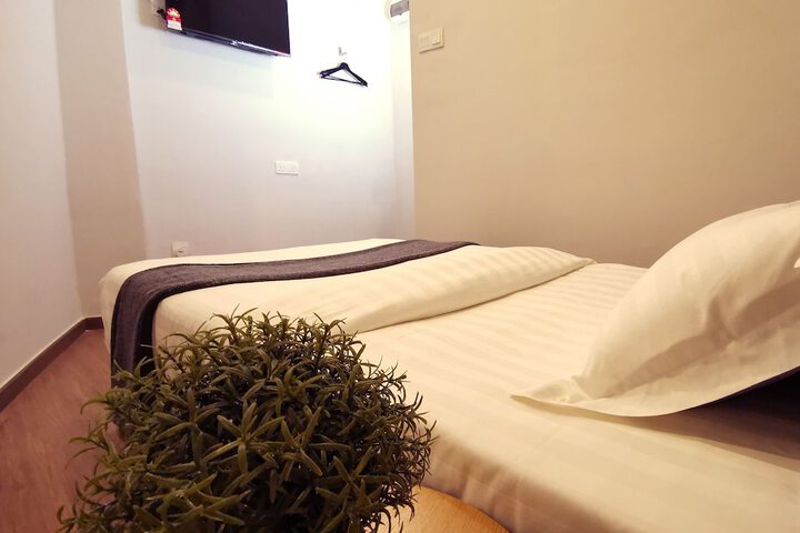 Room 10 of 43