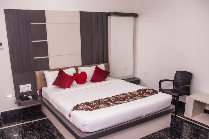 Room 2 of 9