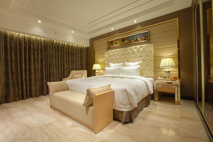 Room 16 of 57