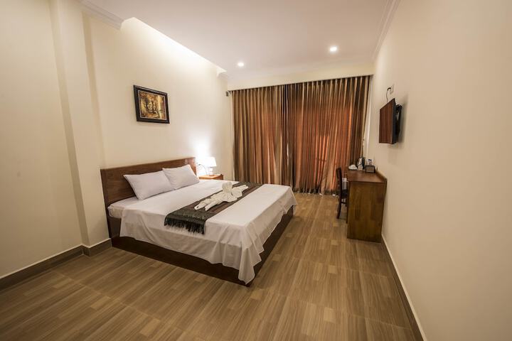 Room 3 of 20