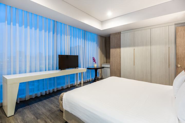 Room 12 of 92