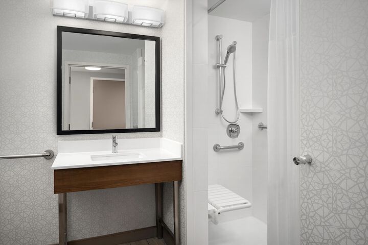 Room 20 of 34