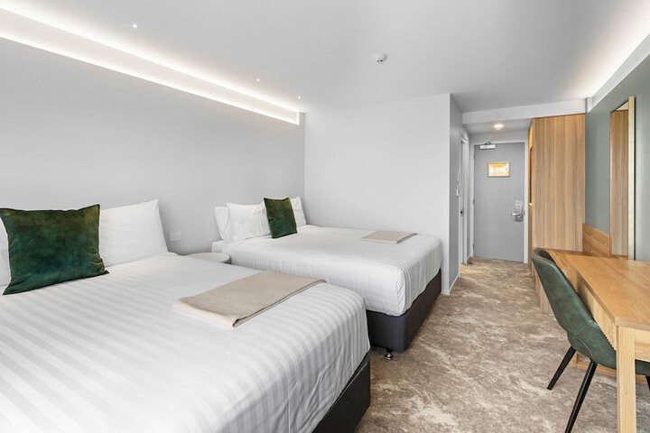 Room 52 of 114