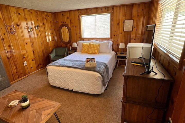 Room 7 of 236