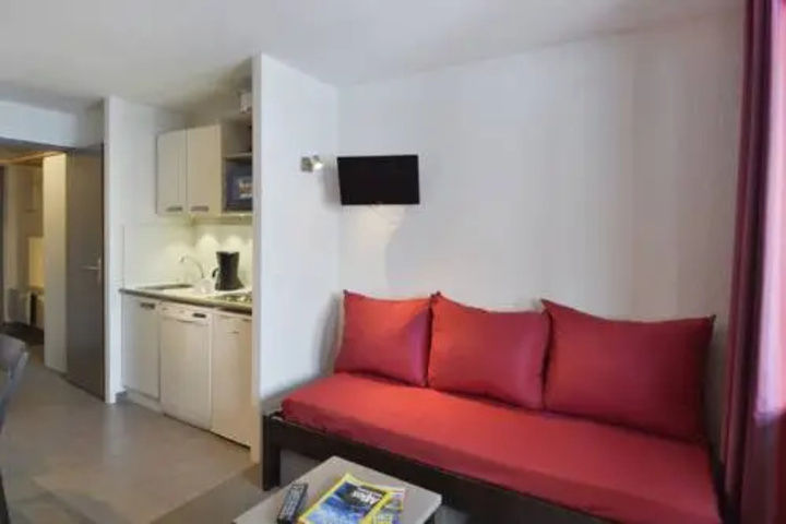 RESIDENCE THEMIS
