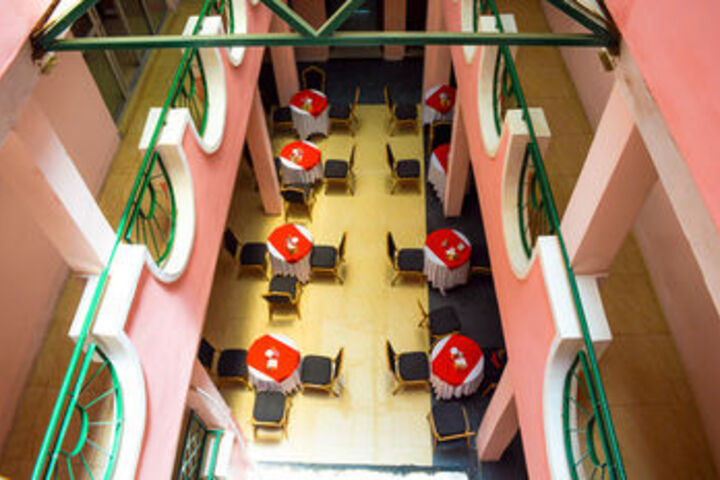 Dining 26 of 27