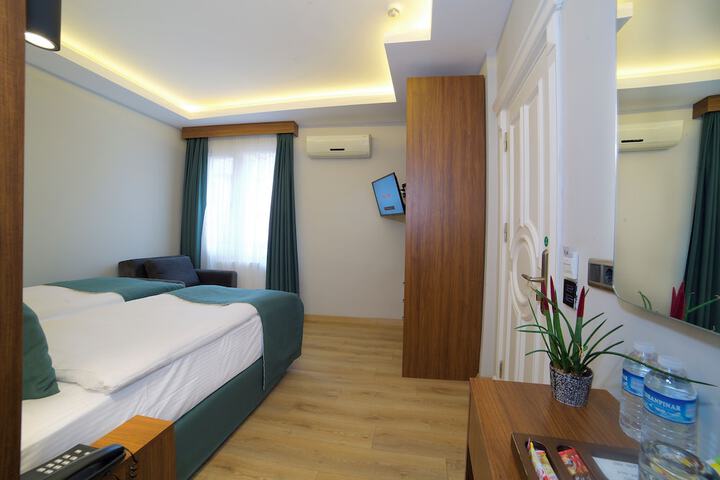 Room 14 of 70