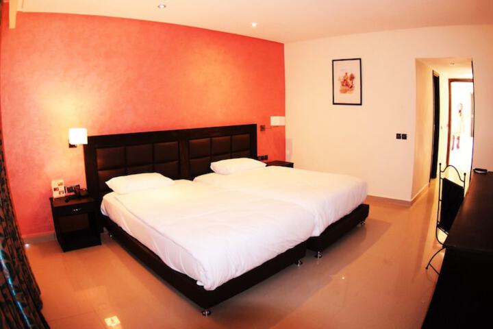 Room 9 of 42
