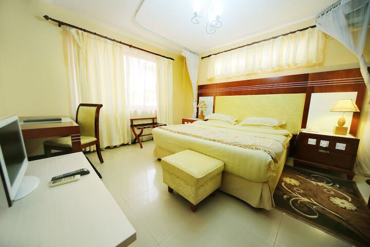 Room 10 of 30