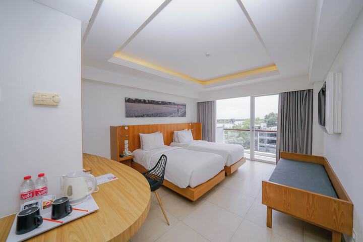 Room 10 of 31