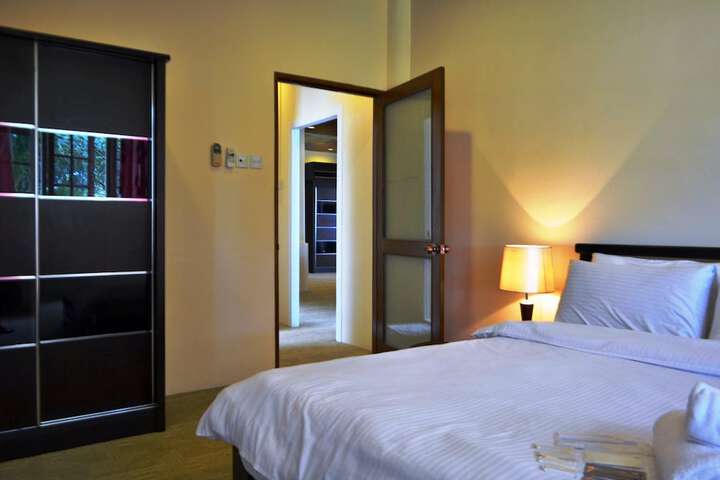 Room 20 of 197