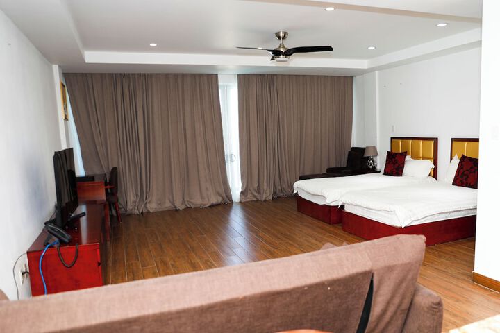 Room 6 of 23