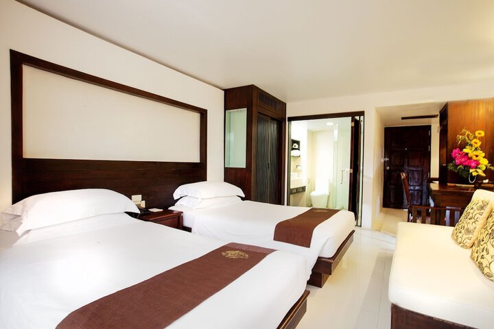 Room 10 of 48