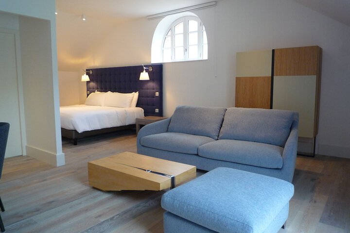 Room 9 of 144