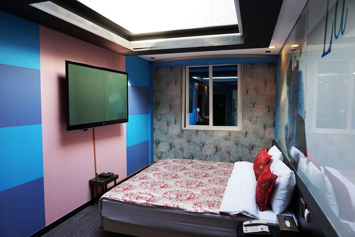 Room 15 of 54