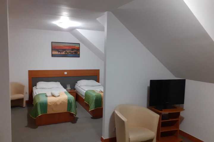Room 15 of 40