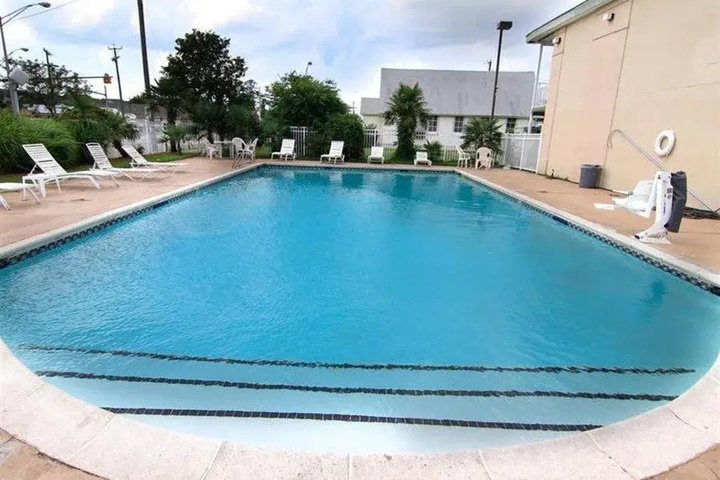 Pool 9 of 12