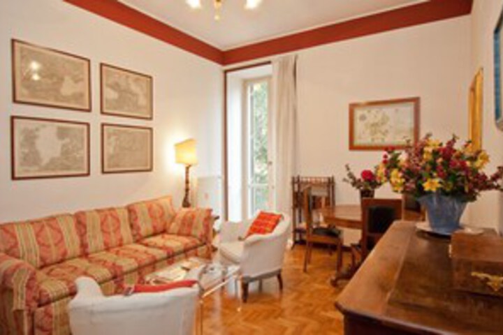 Room 9 of 16