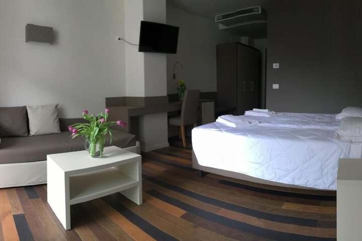 Room 12 of 71