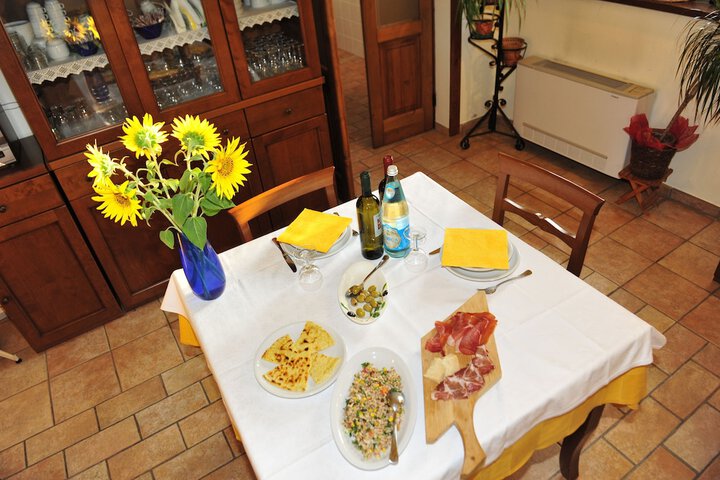 Dining 14 of 33