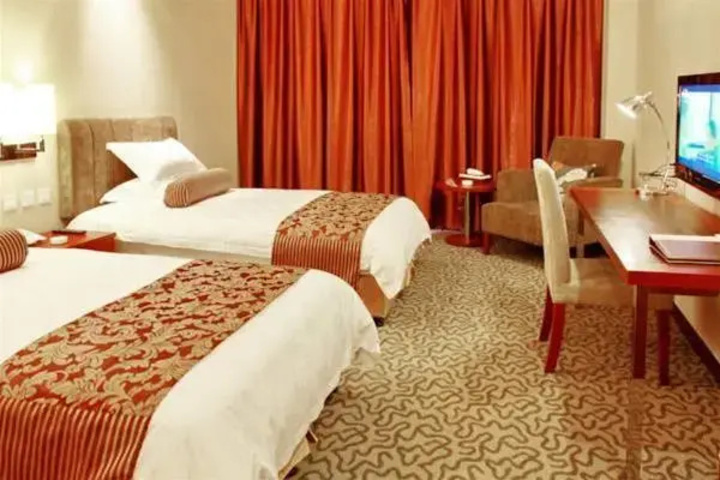 Room 4 of 18