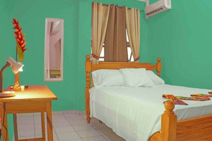 Room 6 of 92
