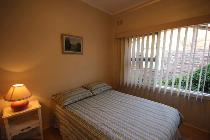 Room 6 of 13