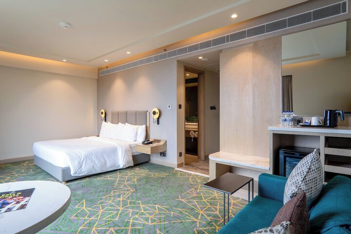 Room 36 of 95