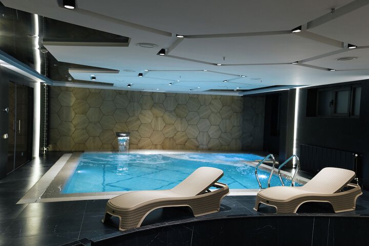 Pool 21 of 45
