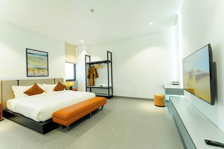 Room 35 of 156