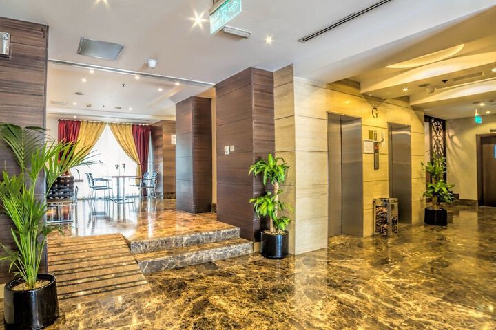 Entrance & Lobby
