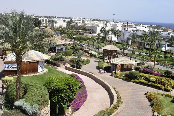Hotel Exterior 80 of 90