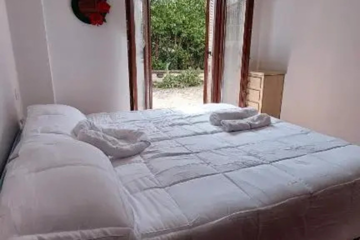 Room 5 of 12