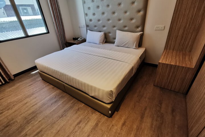 Room 4 of 31