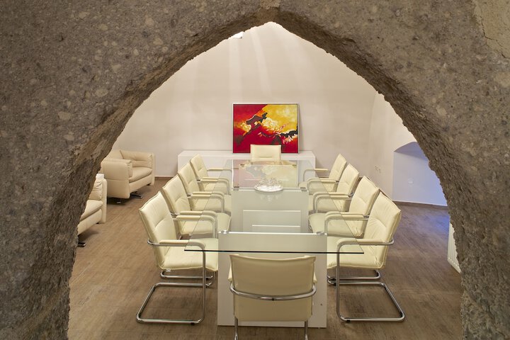 Lounge 43 of 54