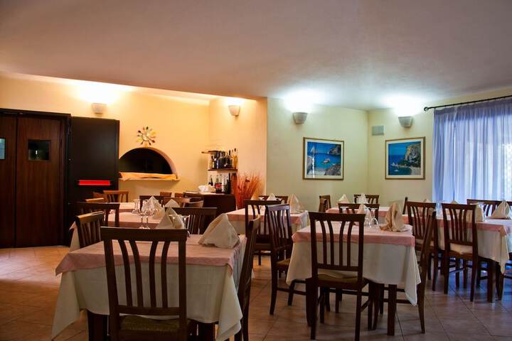 Dining 6 of 15