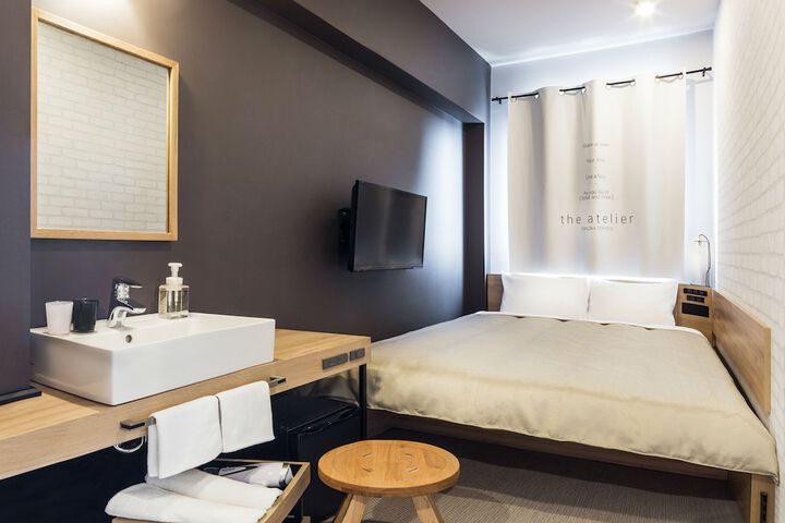 Room 10 of 42